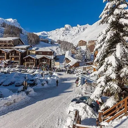 La Foux D'allos Vue Sur La Montagne