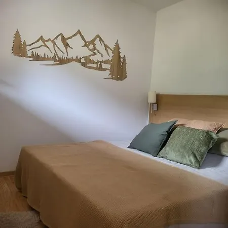 La Foux D'allos Vue Sur La Montagne Daire Allos