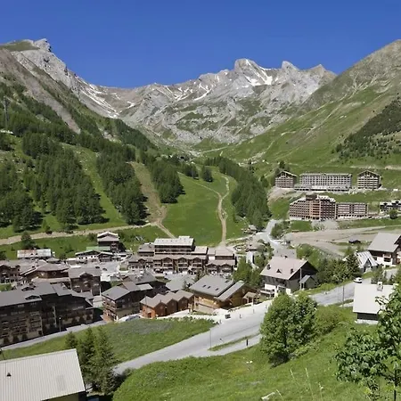 La Foux D'allos Vue Sur La Montagne