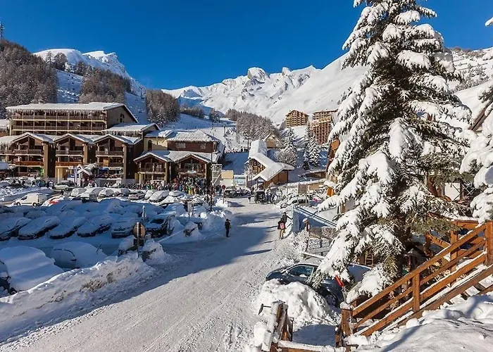 La Foux D'allos Vue Sur La Montagne