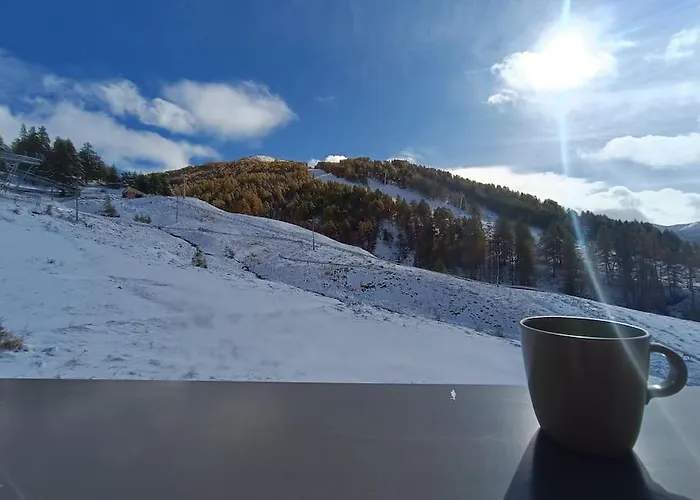 La Foux D'allos Vue Sur La Montagne