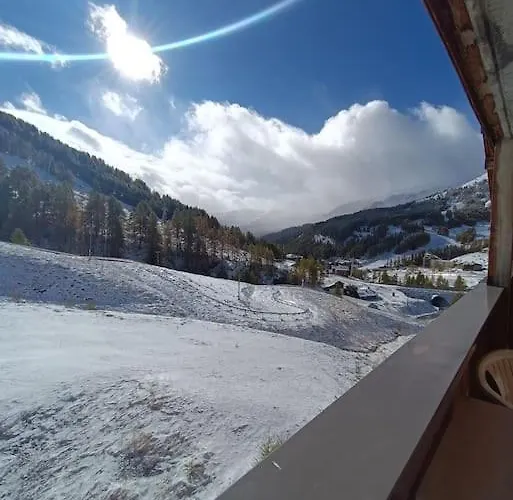 La Foux D'allos Vue Sur La Montagne *