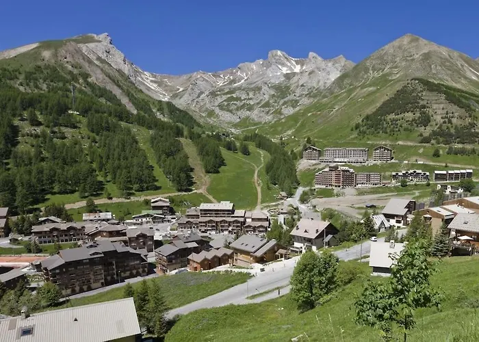 La Foux D'allos Vue Sur La Montagne